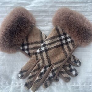 Plaid Brown Fur-Trimmed Gloves
